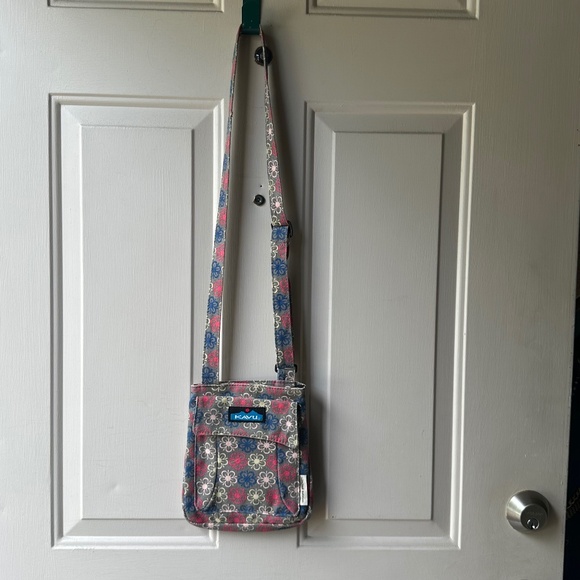 Kavu Canvas Small crossbody. Flower Print. Limited Edition. - Picture 1 of 14
